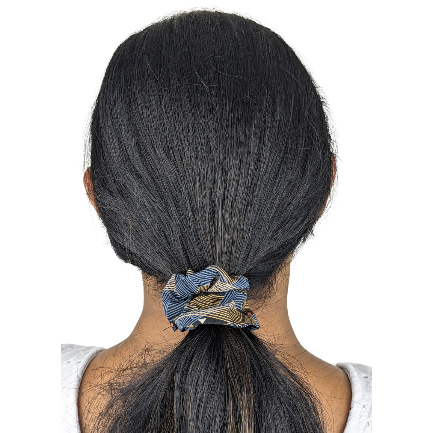 Woman wearing a Mini Size Black Waves scrunchie