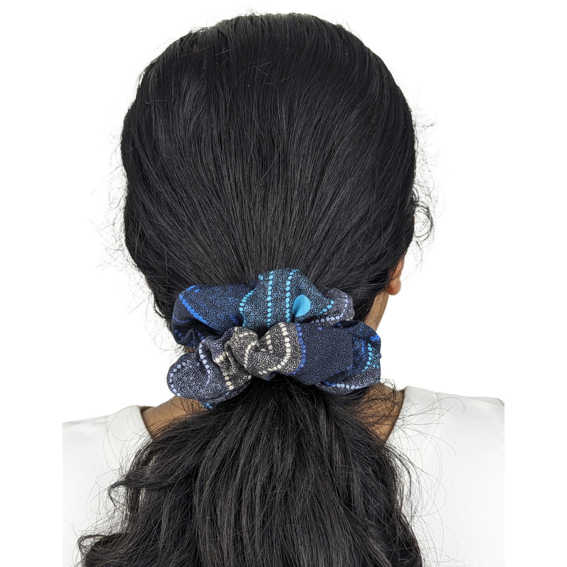 Woman wearing a Blue Water Dreaming regular scrunchie