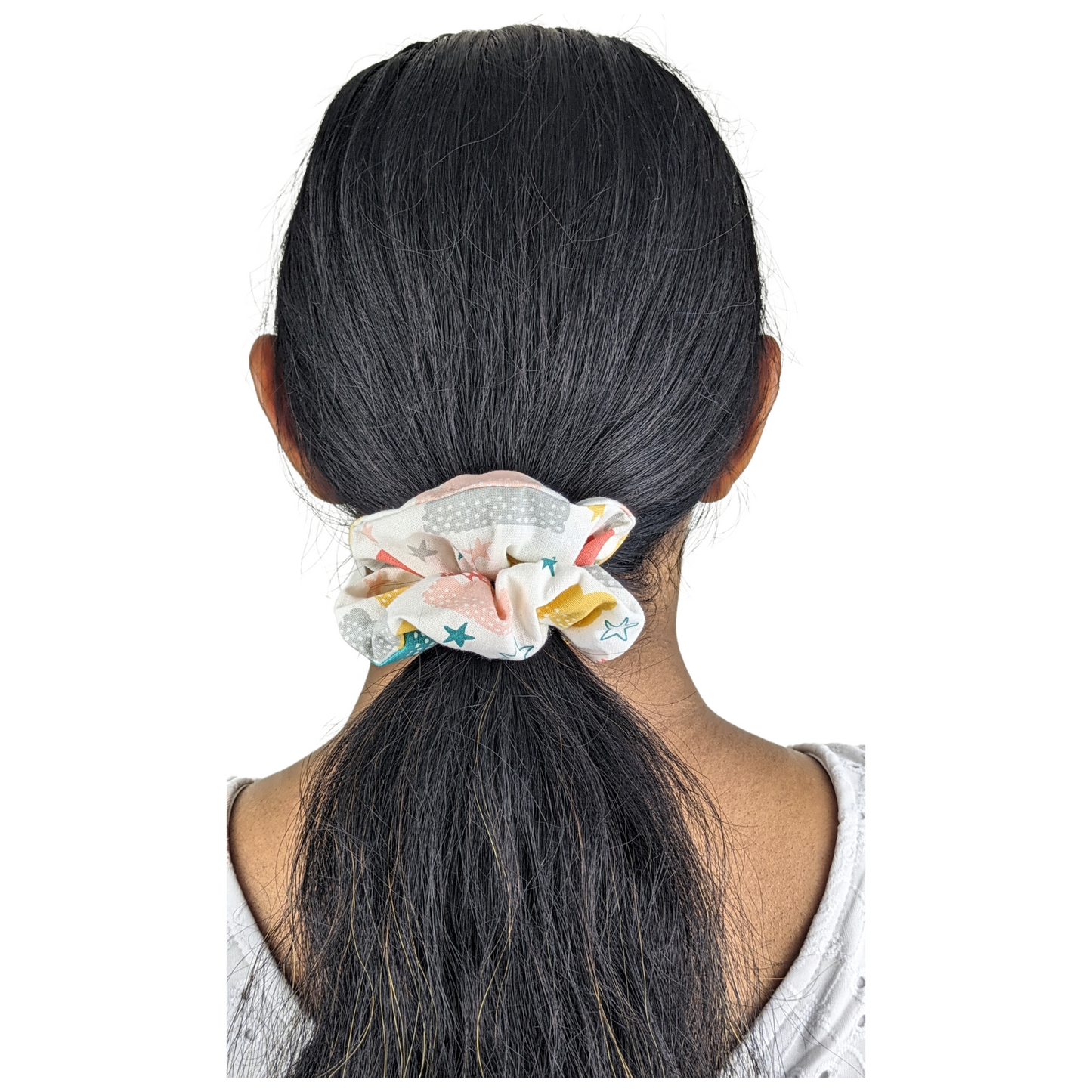 Woman wearing a Regular Popstar Scrunchie.