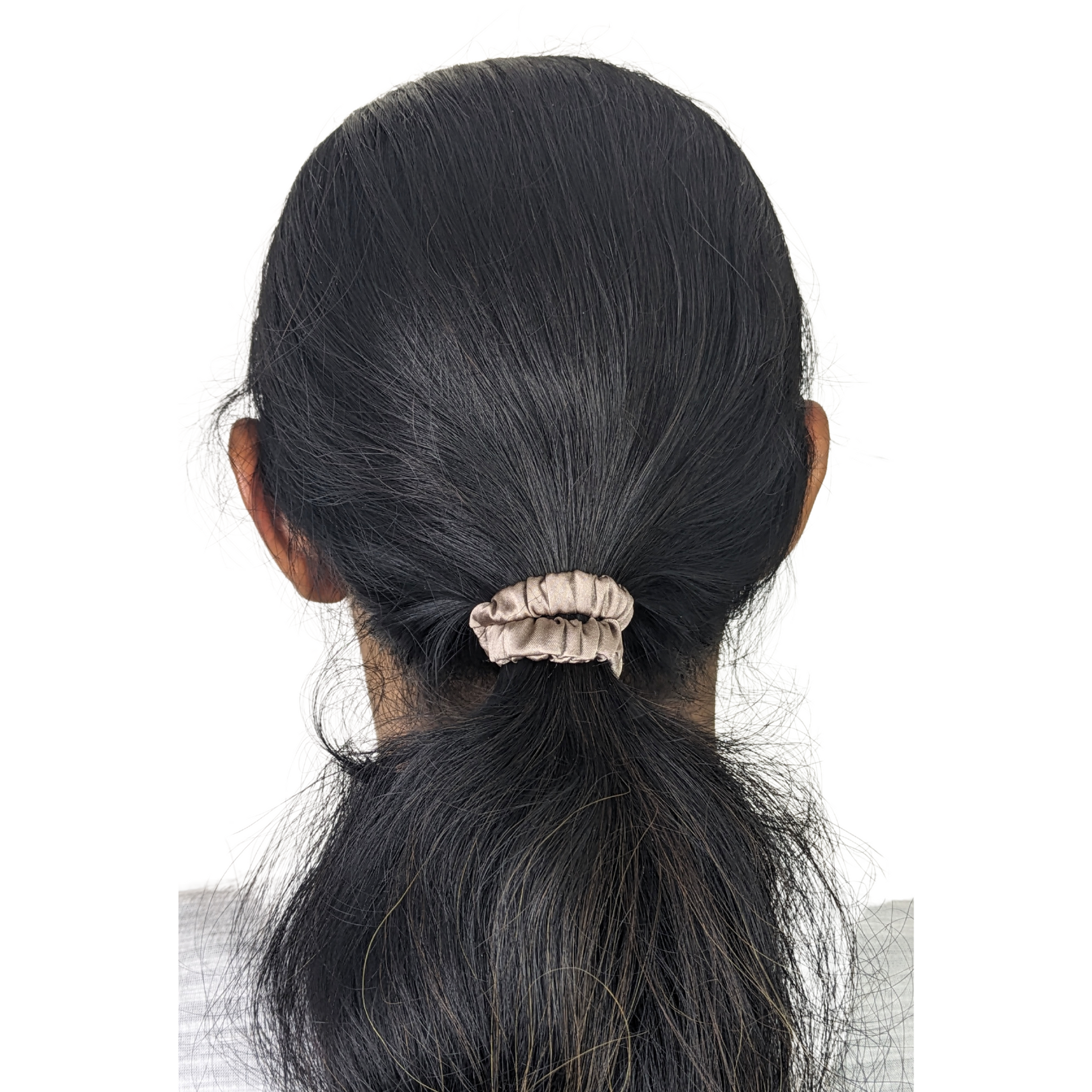 Woman wearing a Satin Fog Tiny Tie scrunchie